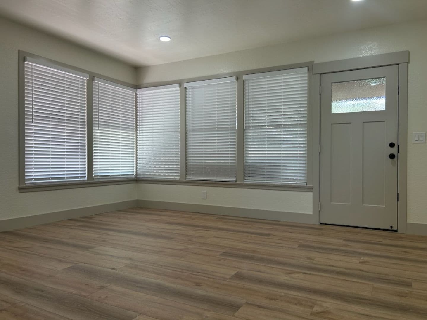 Ridgecrest Apartment: 112 S. Valley St.