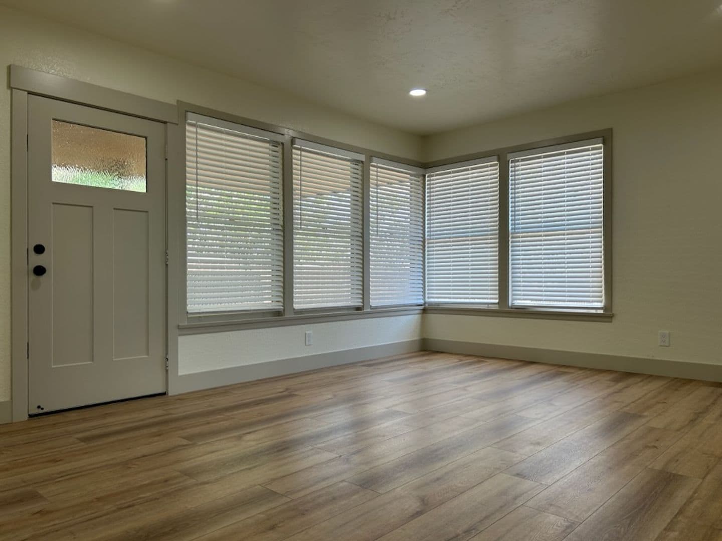 Ridgecrest Apartment: 112 S. Valley St.