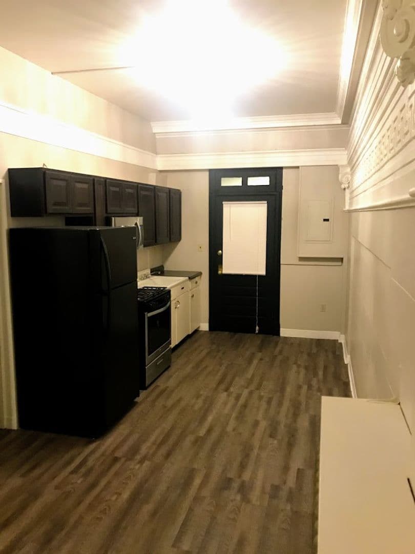 Tyrone Apartment: 1051-1055 Pennsylvania Ave