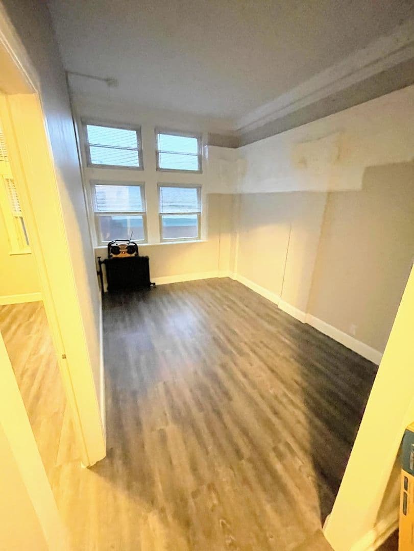 Tyrone Apartment: 1051-1055 Pennsylvania Ave