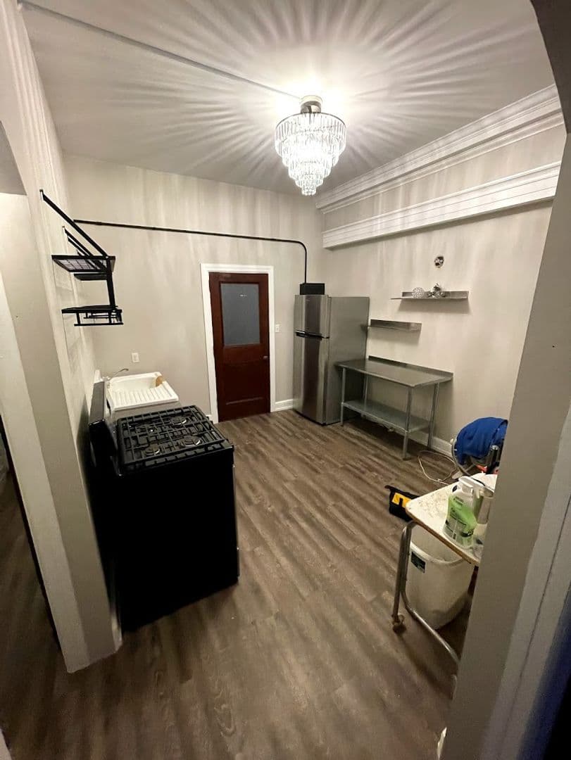 Tyrone Apartment: 1051-1055 Pennsylvania Ave