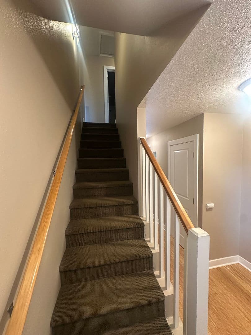 Portland Apartment: 4934-4942 NE 32nd Place