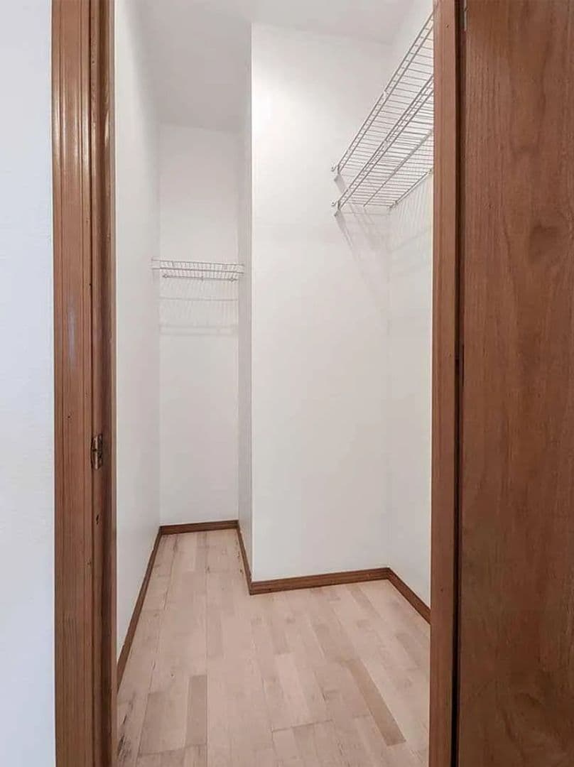 Portland Apartment: 2522 NW Vaughn