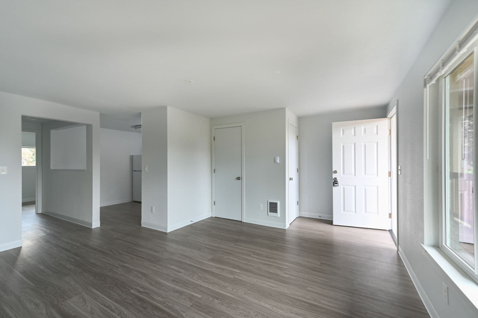 Portland Apartment: 12520 SE Stark