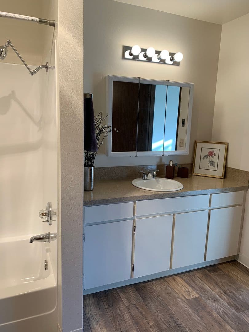 Portland Apartment: 6640 SW Capitol Highway