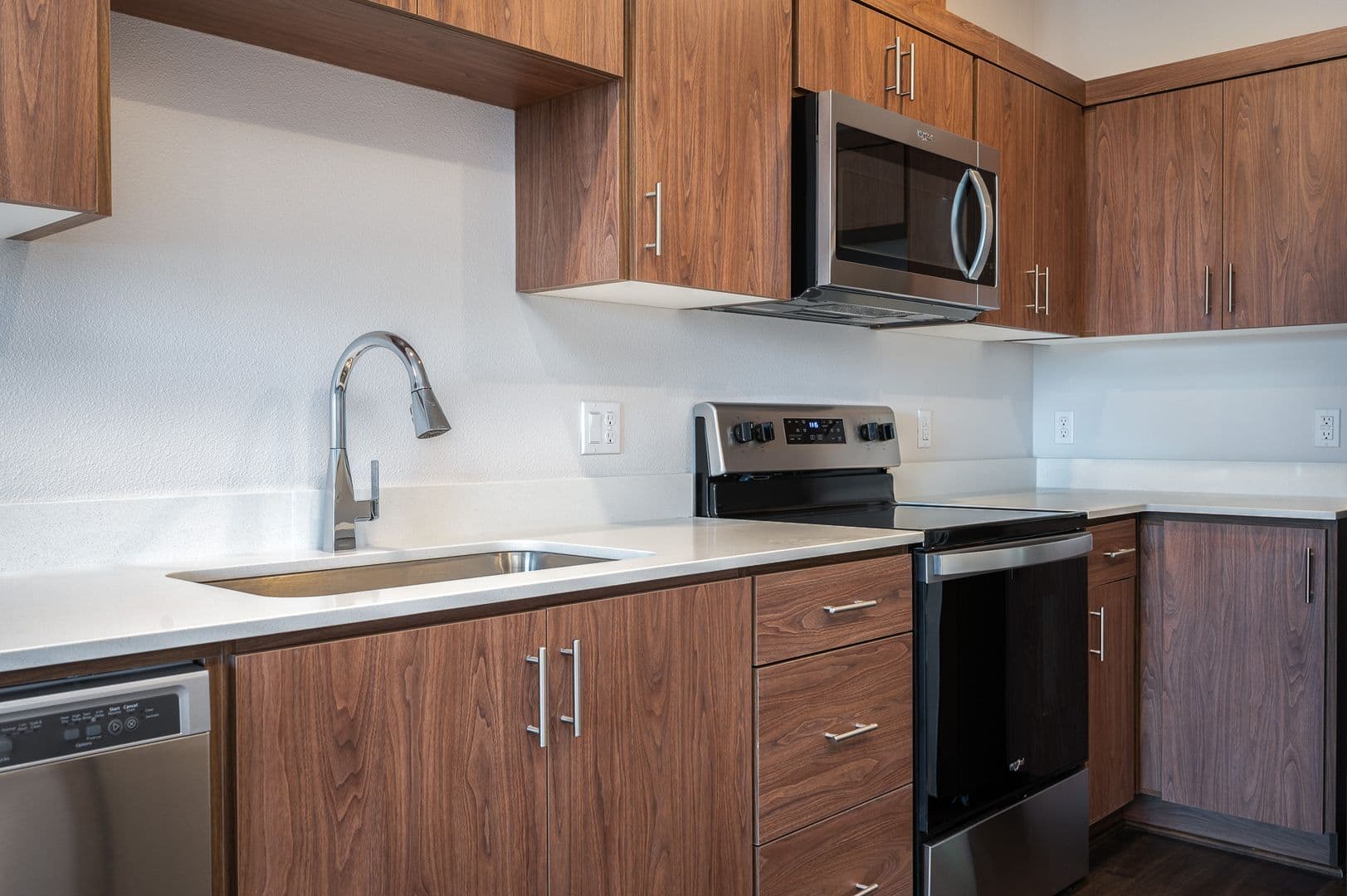 Portland Apartment: 1940 NW 25th Ave
