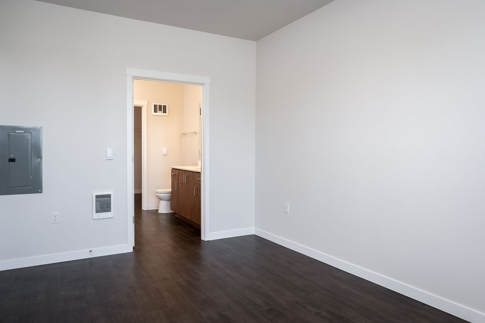 Portland Apartment: 1940 NW 25th Ave