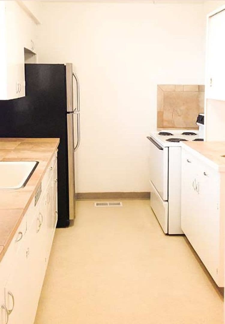 Portland Apartment: 2471-2479 NW Lovejoy Street