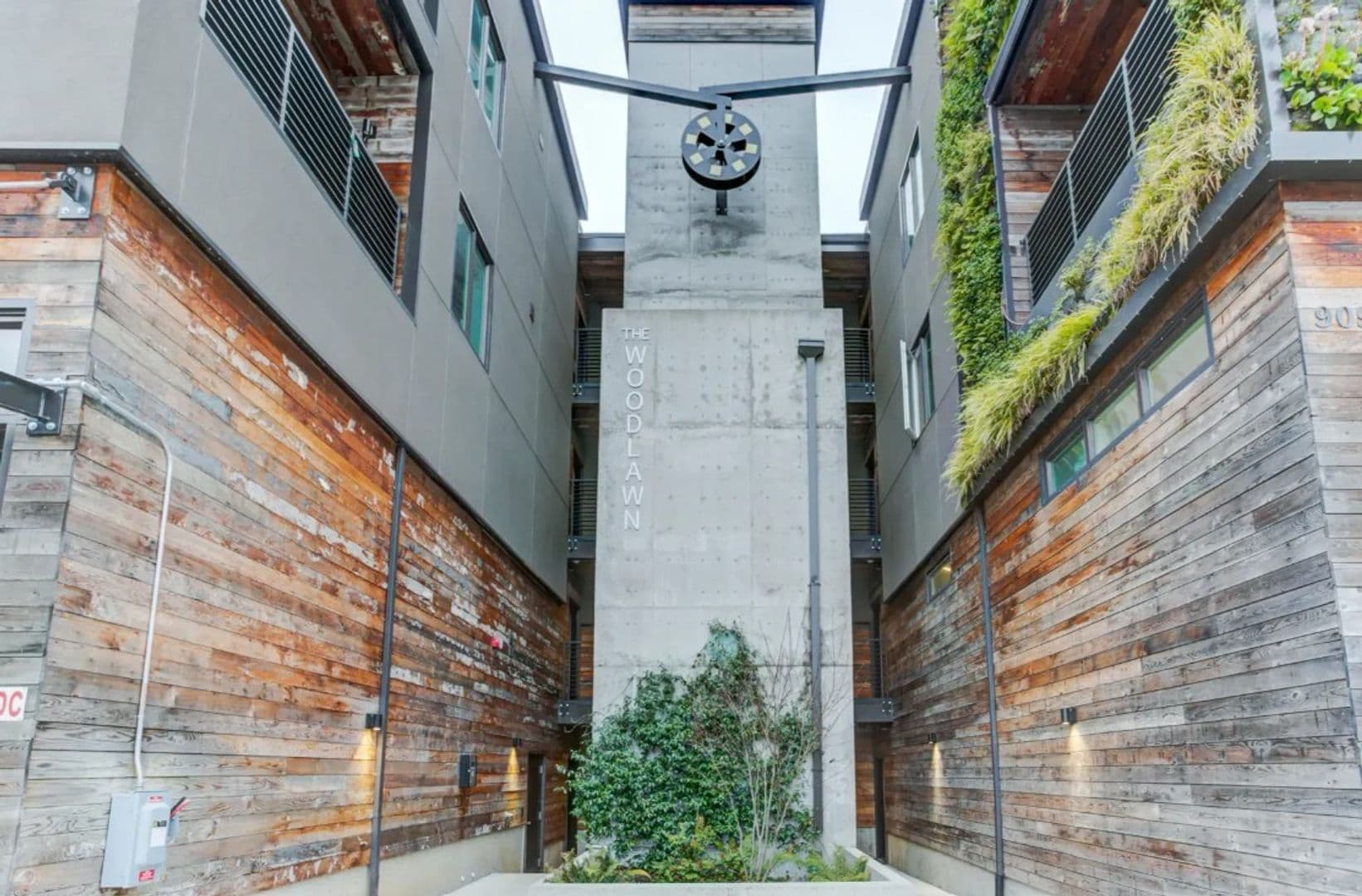 Portland Apartment: 909 NE Oneonta Street