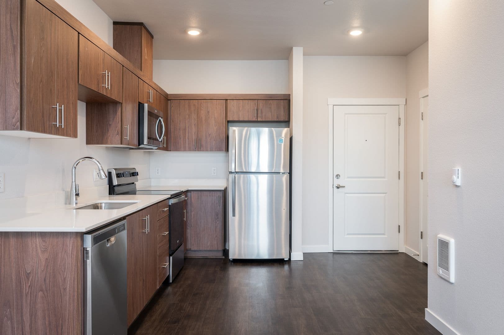 Portland Apartment: 1940 NW 25th Ave