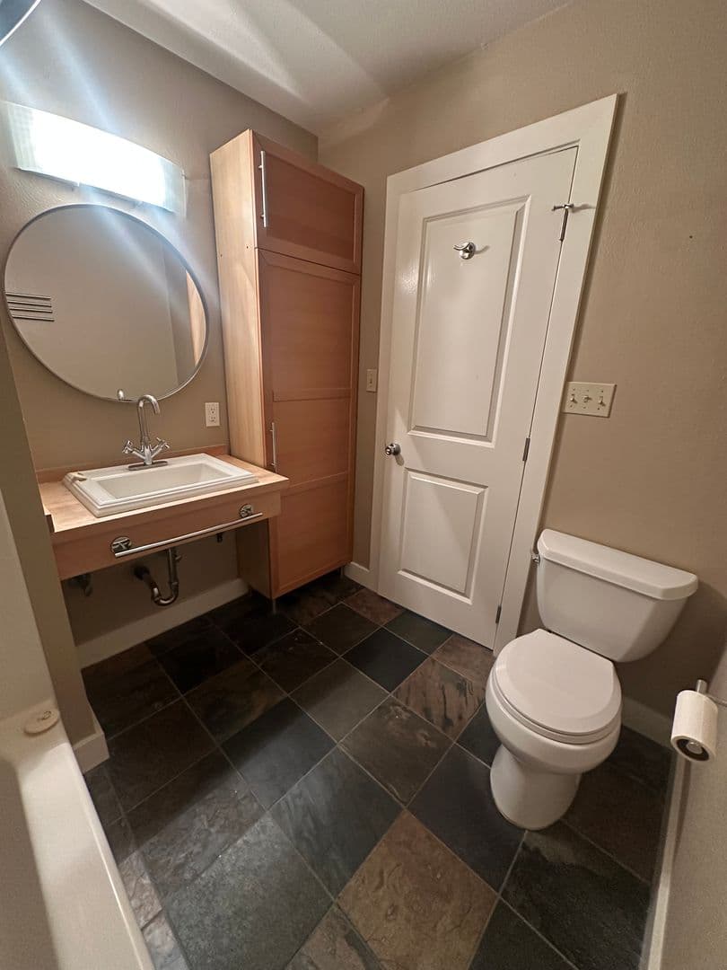 Portland Apartment: 4934-4942 NE 32nd Place