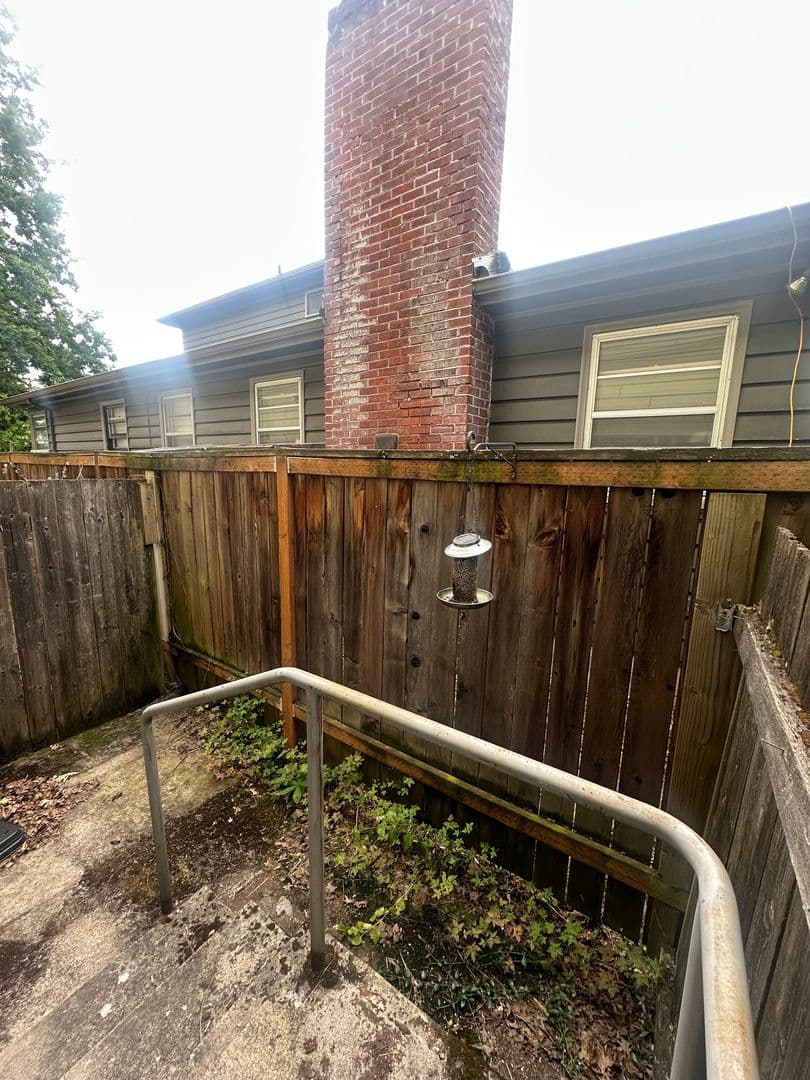 Portland Apartment: 4934-4942 NE 32nd Place