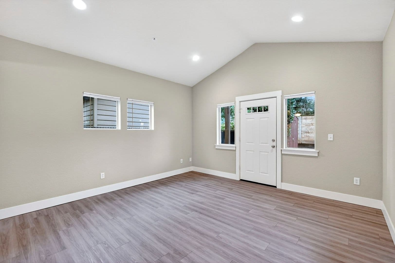 Gresham Townhome: 17218 - 17298 NE Glisan Street