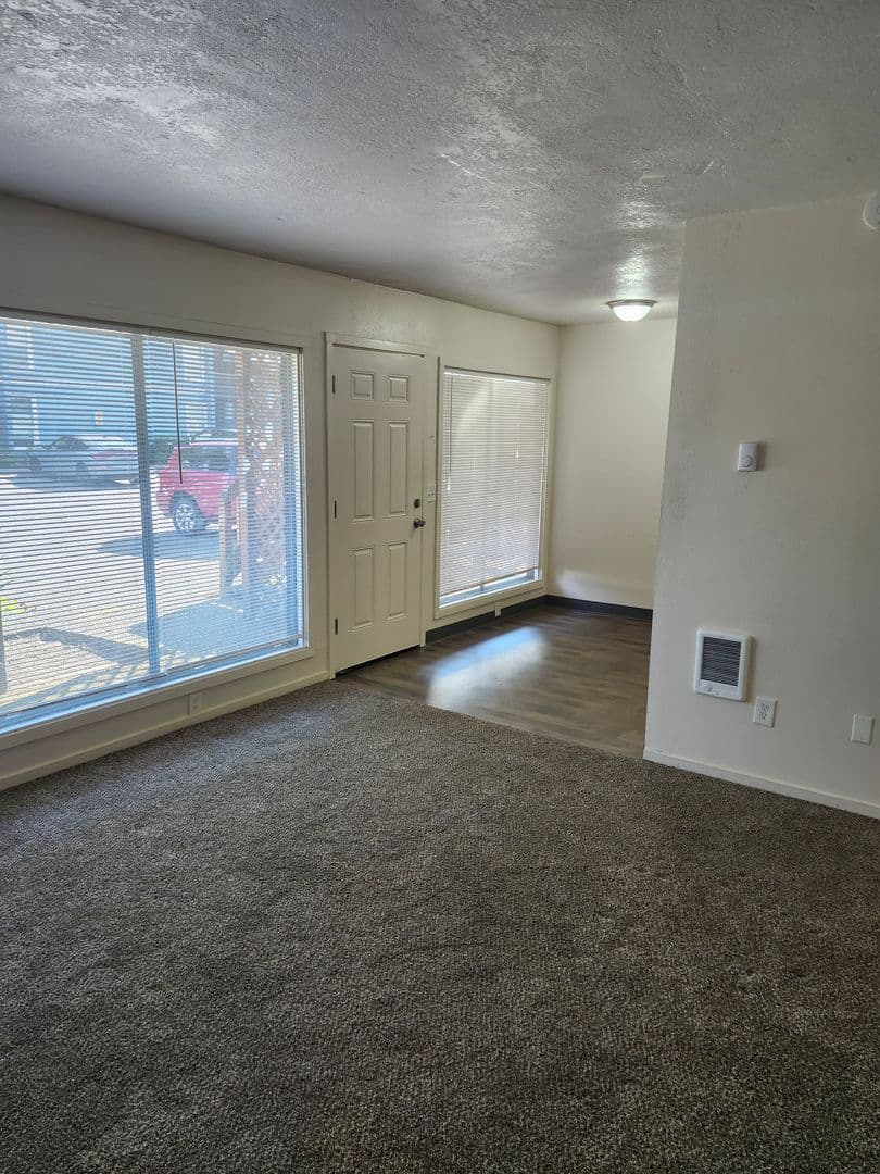 Beaverton Apartment: 8600 SW Scholls Ferry Rd