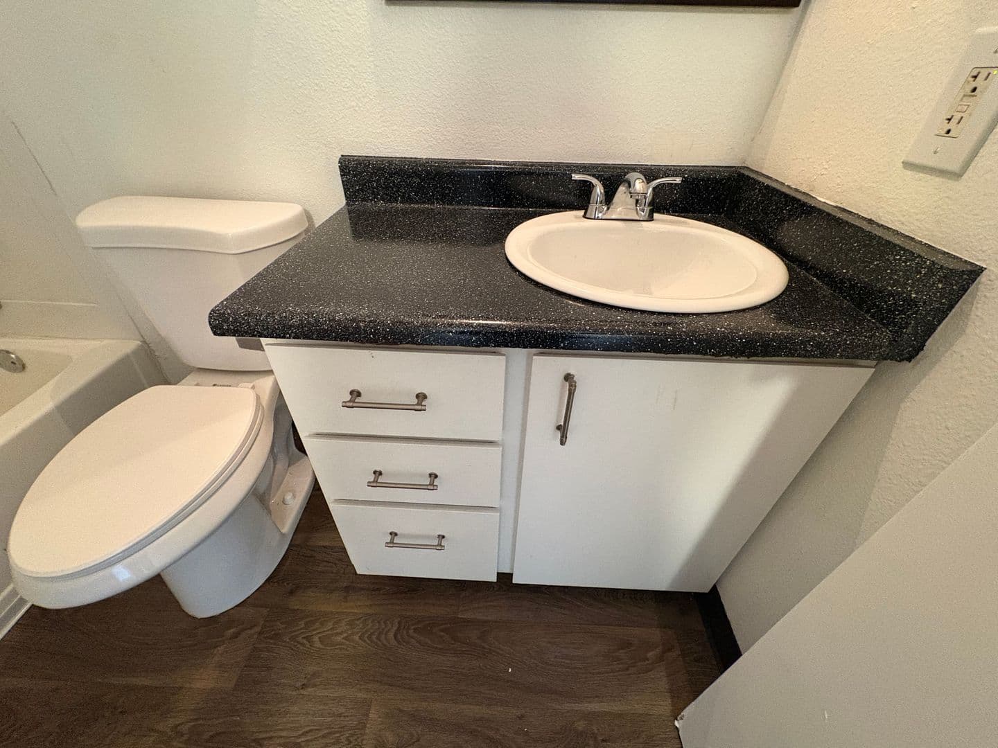 Portland Apartment: 3612 SE 28th Pl