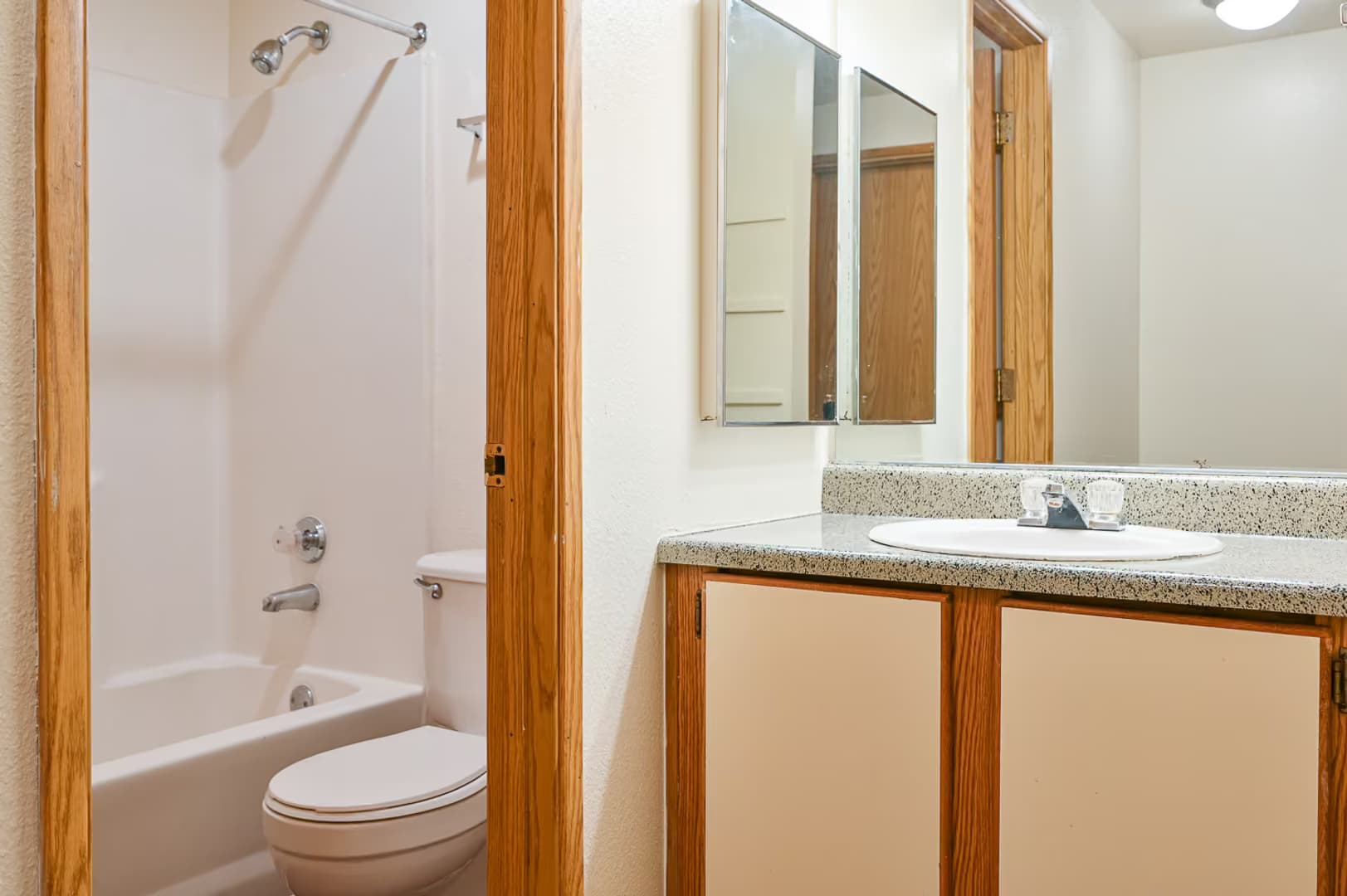 Gresham Apartment: 24050 SE Stark St