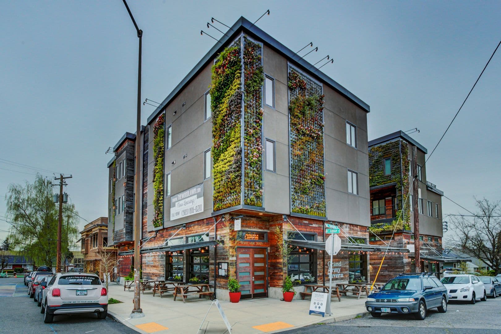 Portland Apartment: 909 NE Oneonta Street