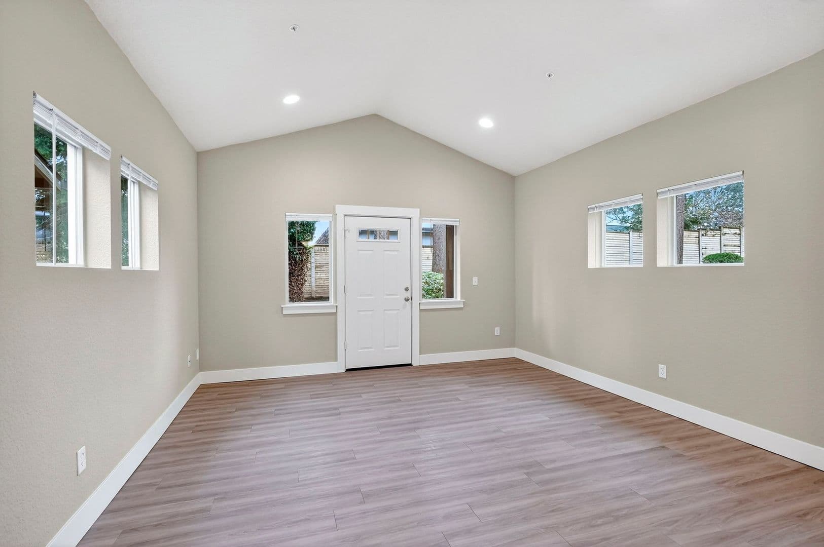 Gresham Townhome: 17218 - 17298 NE Glisan Street