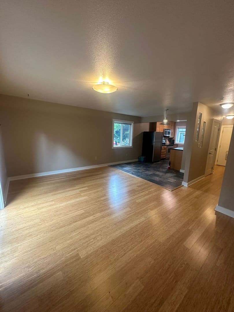 Portland Apartment: 4934-4942 NE 32nd Place