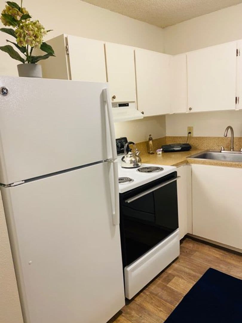 Portland Apartment: 6640 SW Capitol Highway
