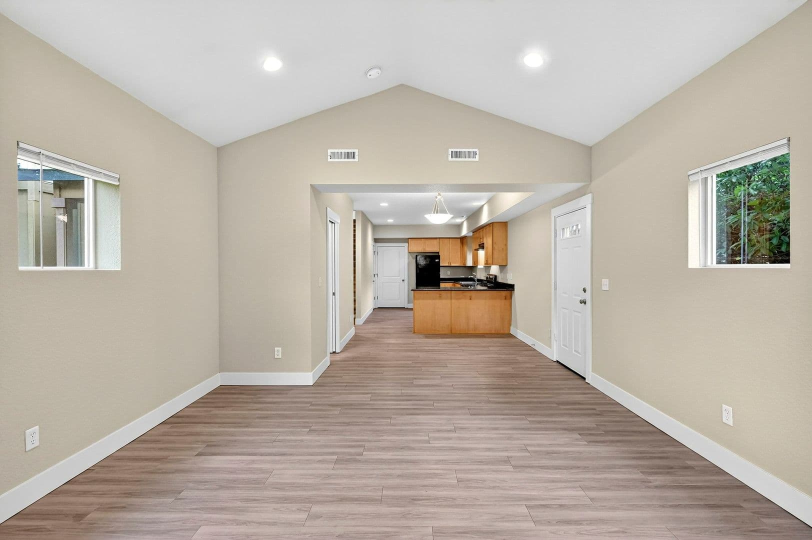 Gresham Townhome: 17218 - 17298 NE Glisan Street