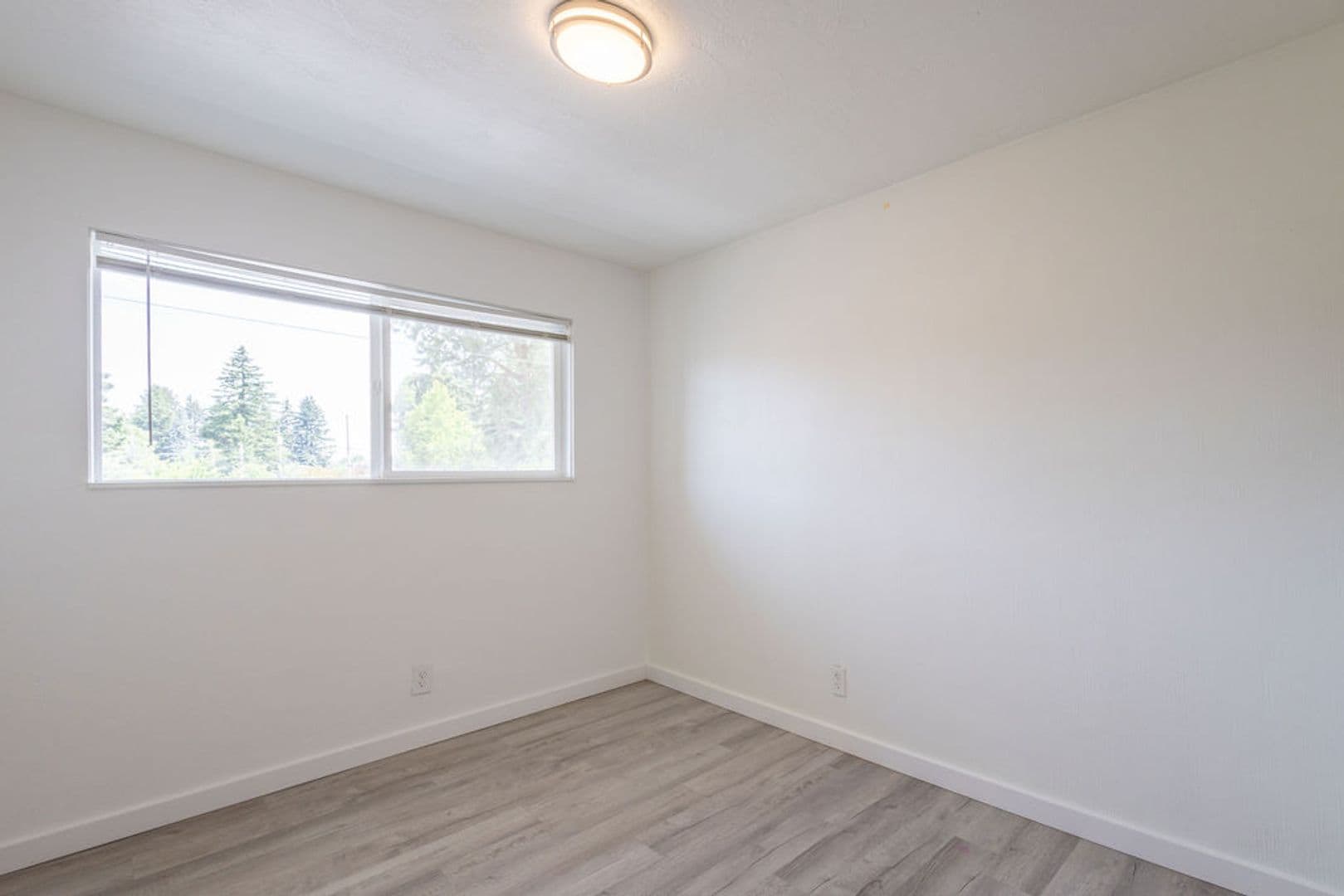 Portland Apartment: 11211 NE Weidler St