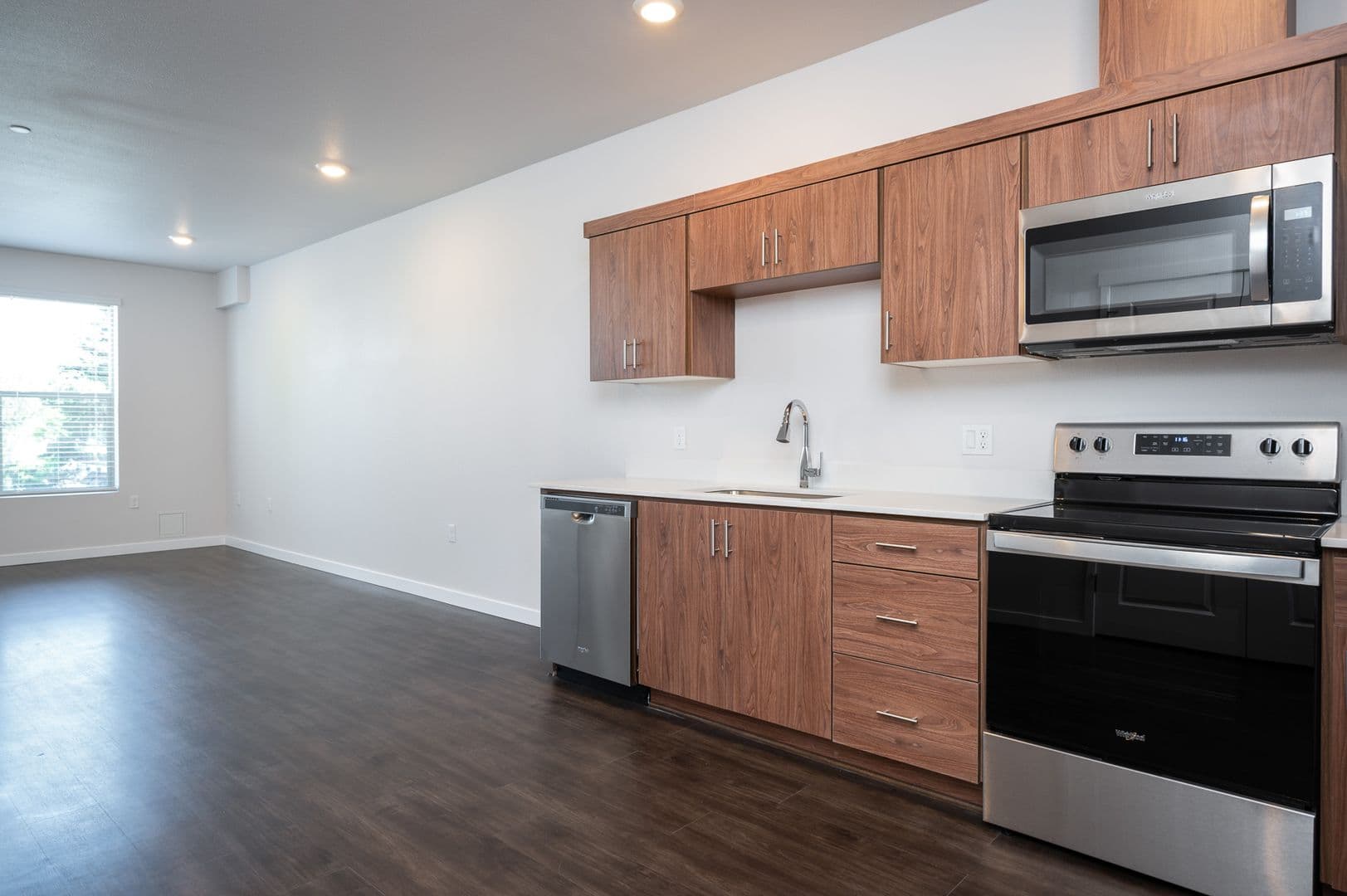 Portland Apartment: 1940 NW 25th Ave