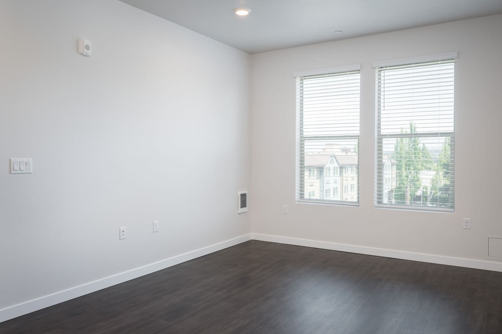Portland Apartment: 1940 NW 25th Ave