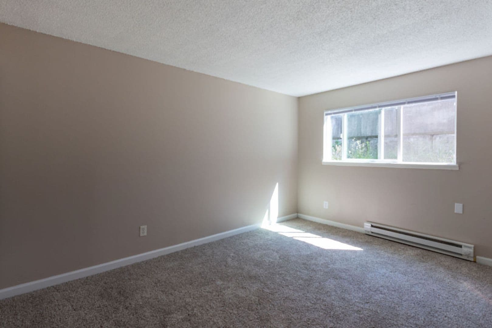 Portland Apartment: 3612 SE 28th Pl
