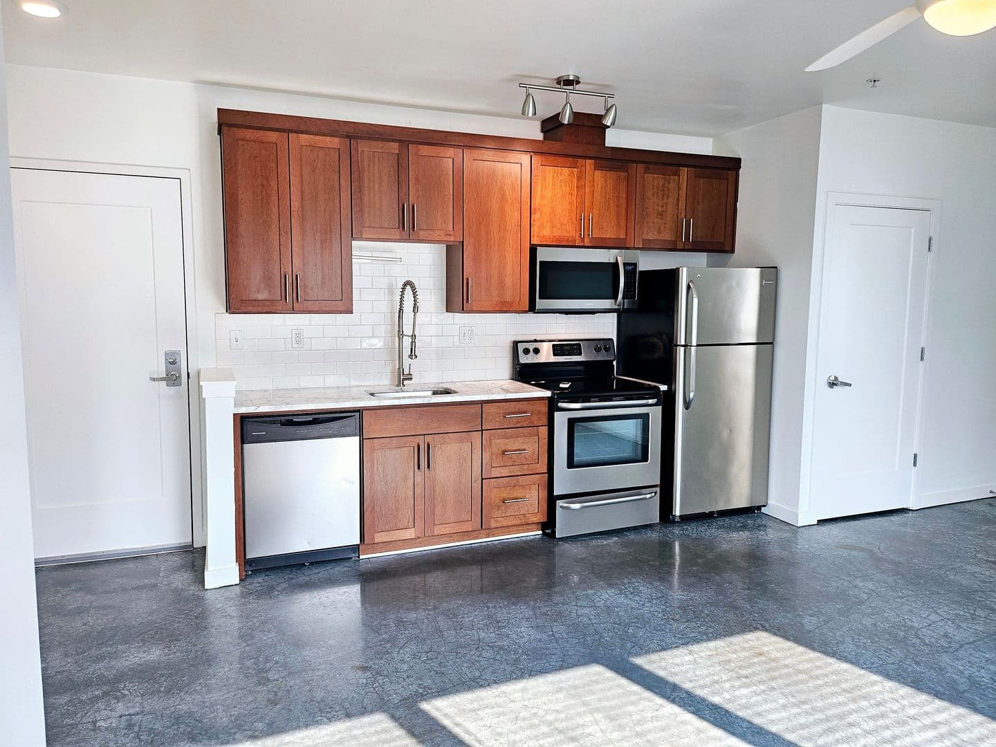 Portland Apartment: 1459 SE Ankeny St