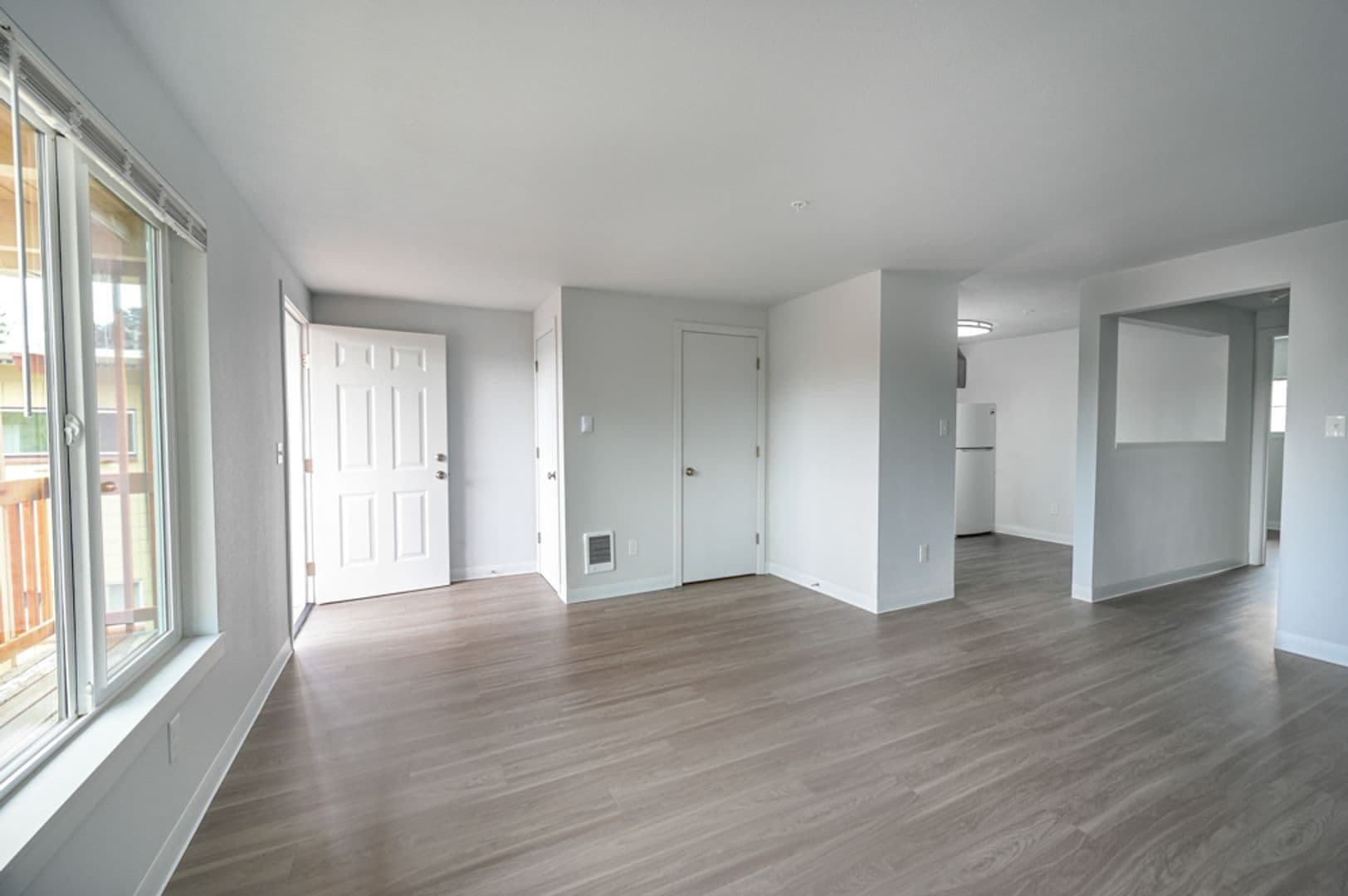 Portland Apartment: 12520 SE Stark