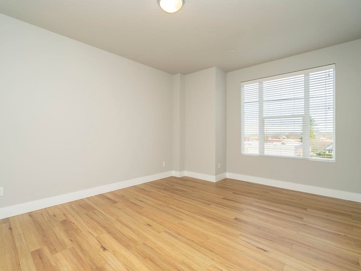 Portland Apartment: 436 NE Stafford St - 08
