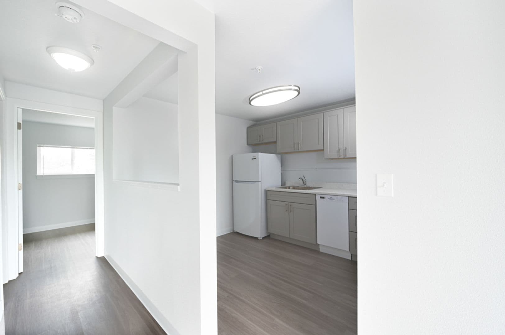 Portland Apartment: 12520 SE Stark
