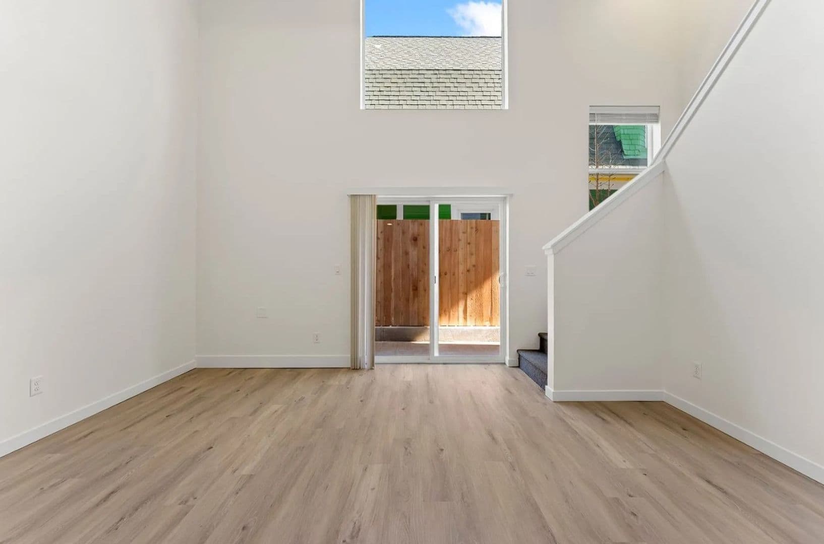 Portland Apartment: 1820 NE Davis Street