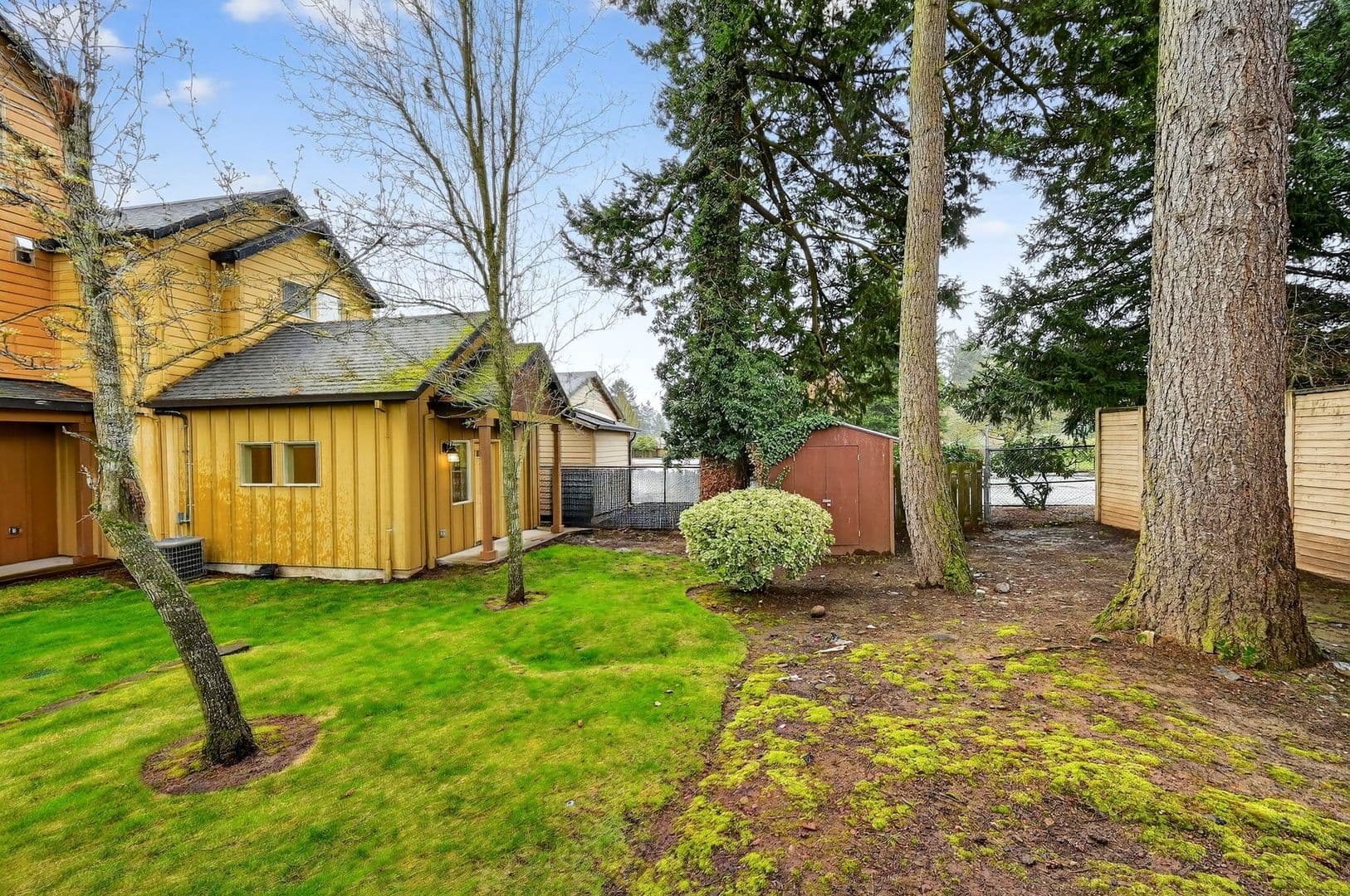Gresham Townhome: 17218 - 17298 NE Glisan Street