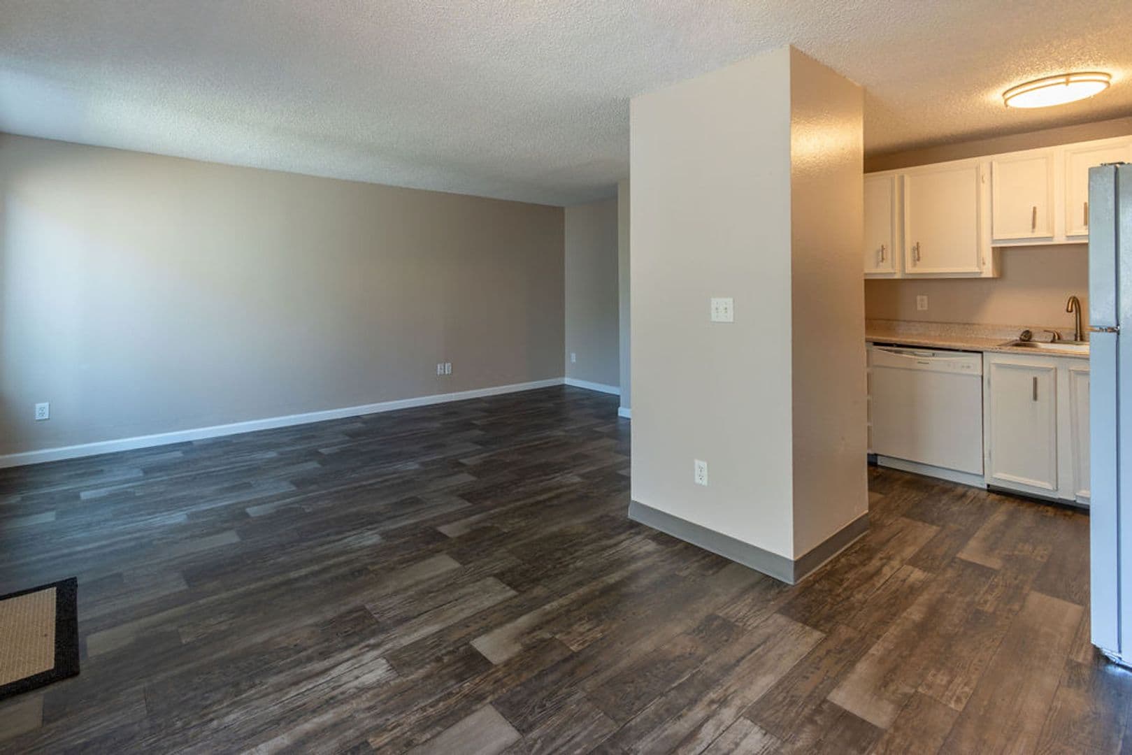 Portland Apartment: 3612 SE 28th Pl