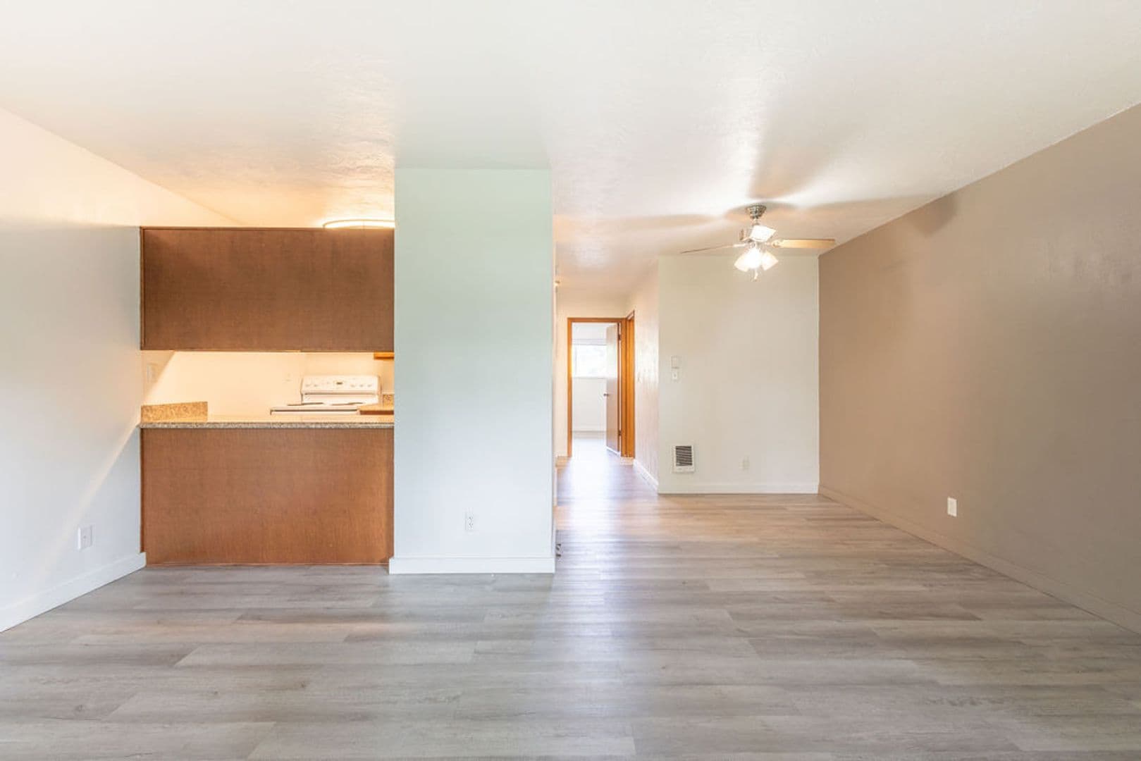 Portland Apartment: 11211 NE Weidler St