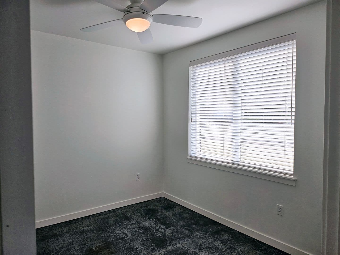 Portland Apartment: 1459 SE Ankeny St