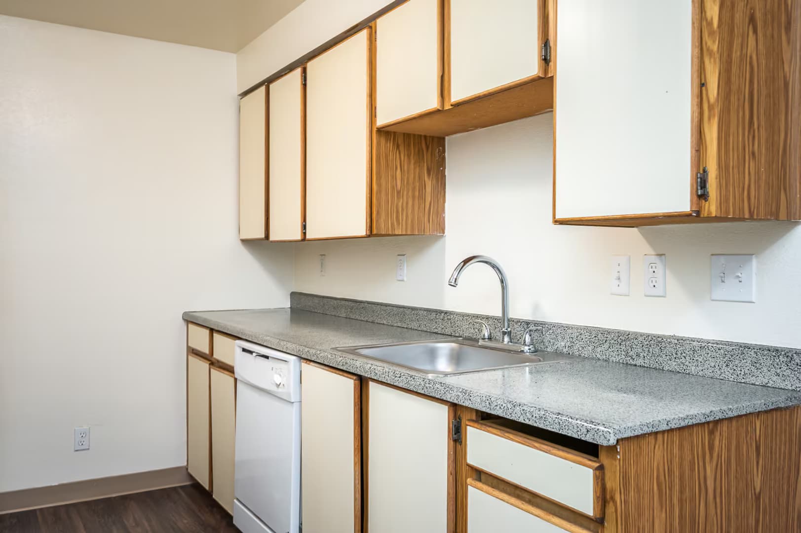 Gresham Apartment: 24050 SE Stark St