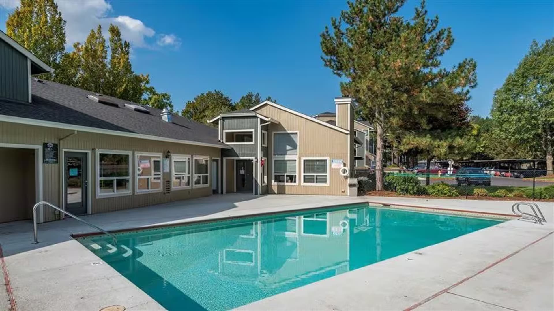 Gresham Apartment: 24050 SE Stark St