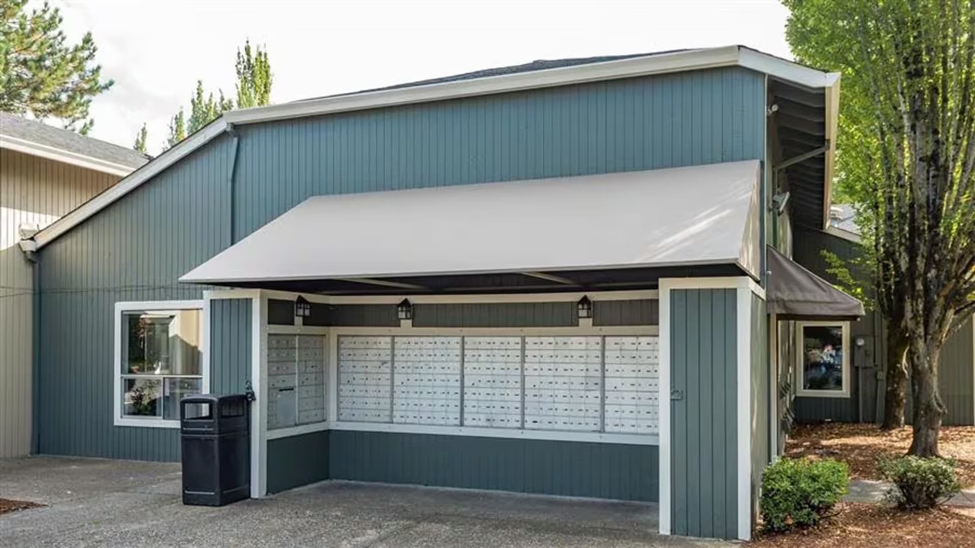 Gresham Apartment: 24050 SE Stark St