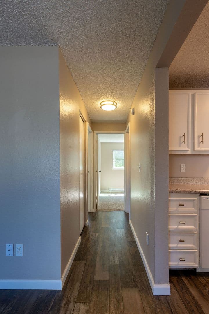 Portland Apartment: 3612 SE 28th Pl