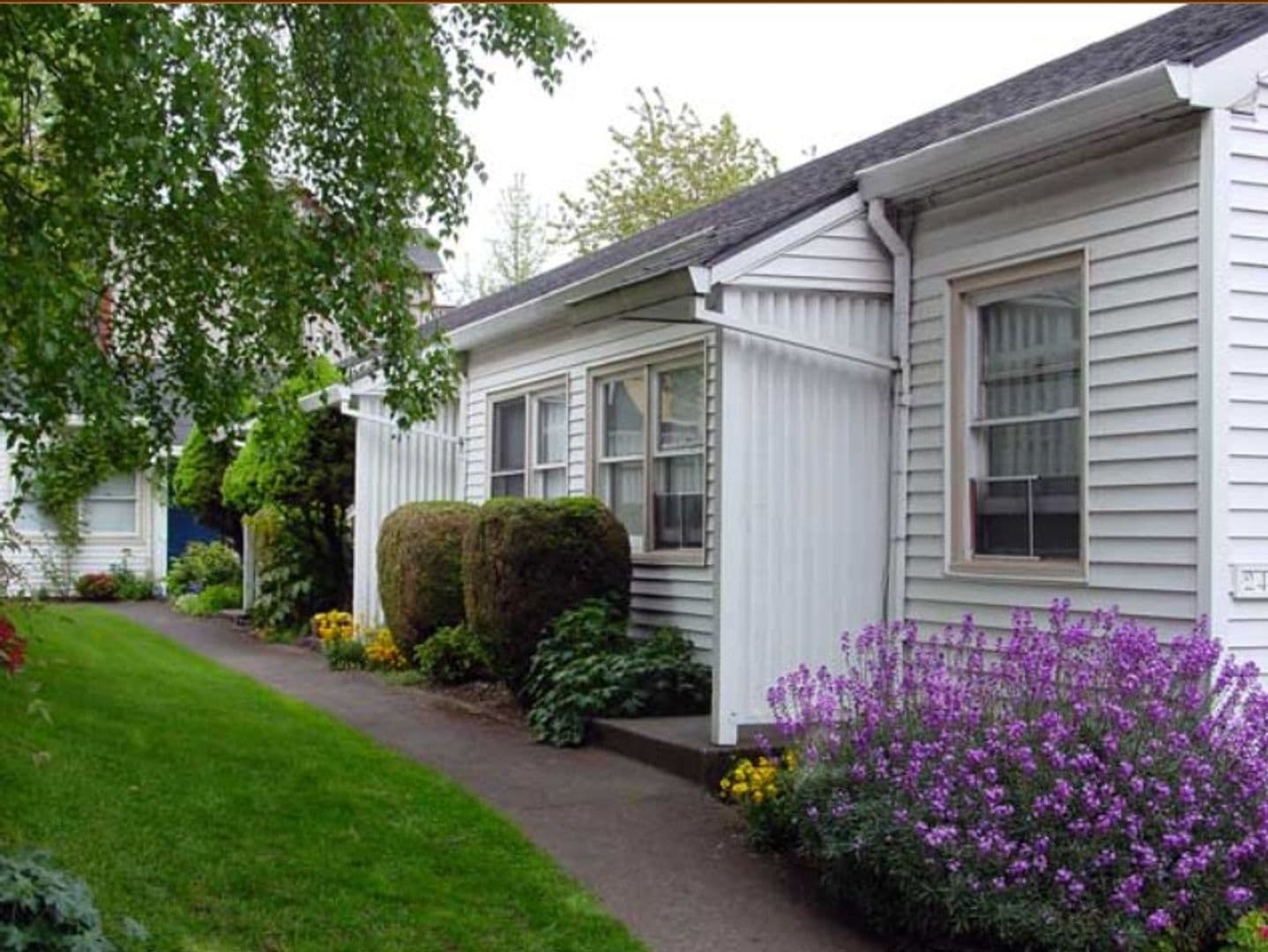 Portland Apartment: 2471-2479 NW Lovejoy Street