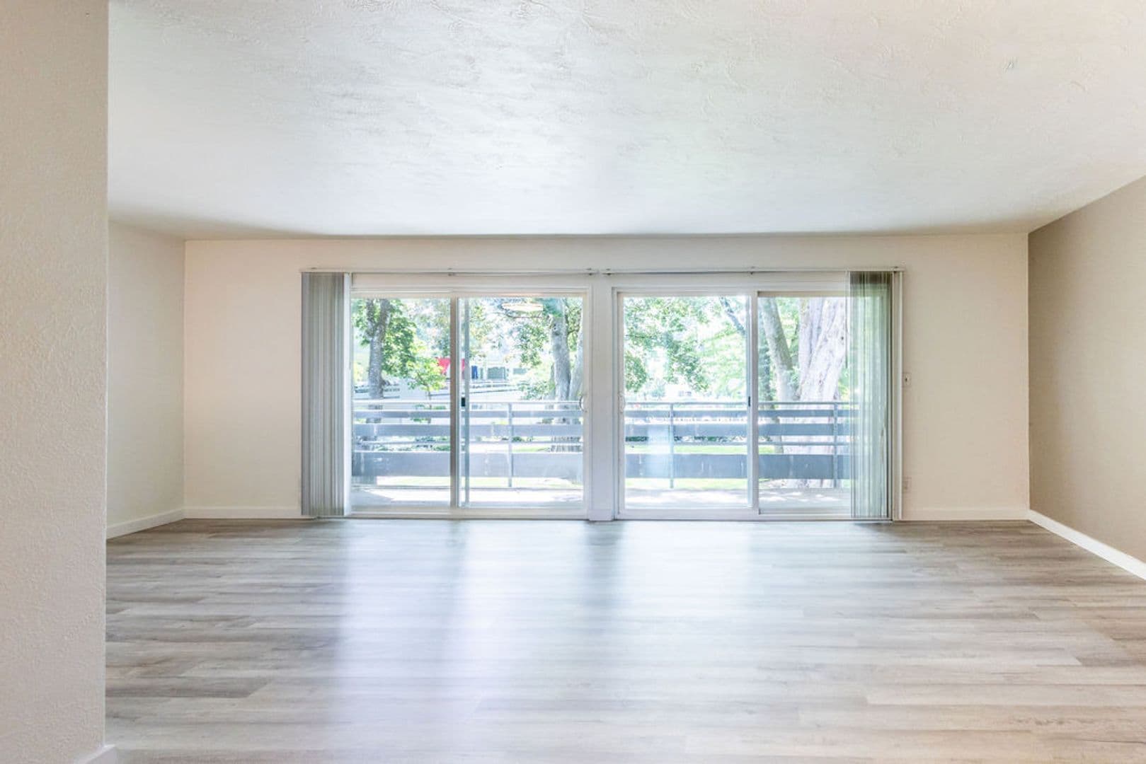 Portland Apartment: 11211 NE Weidler St