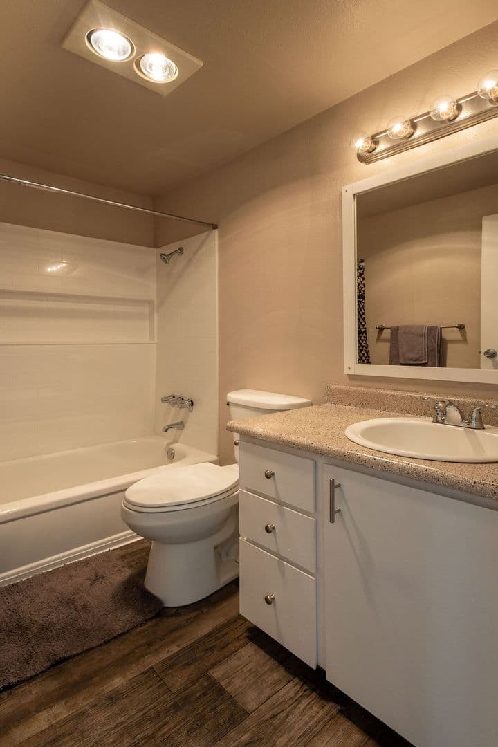 Portland Apartment: 3612 SE 28th Pl