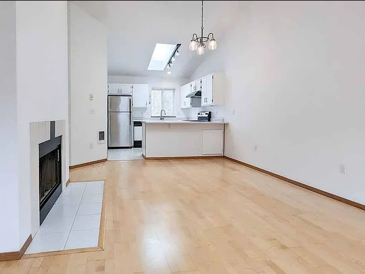 Portland Apartment: 2522 NW Vaughn