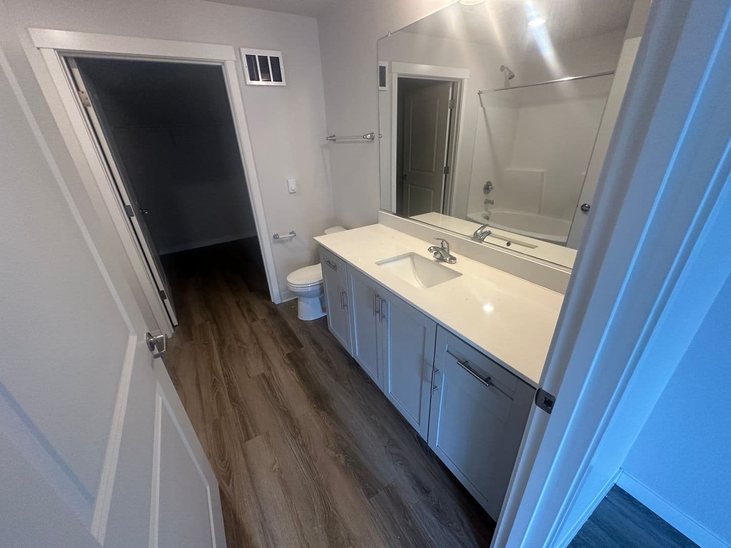 Portland Apartment: 1940 NW 25th Ave