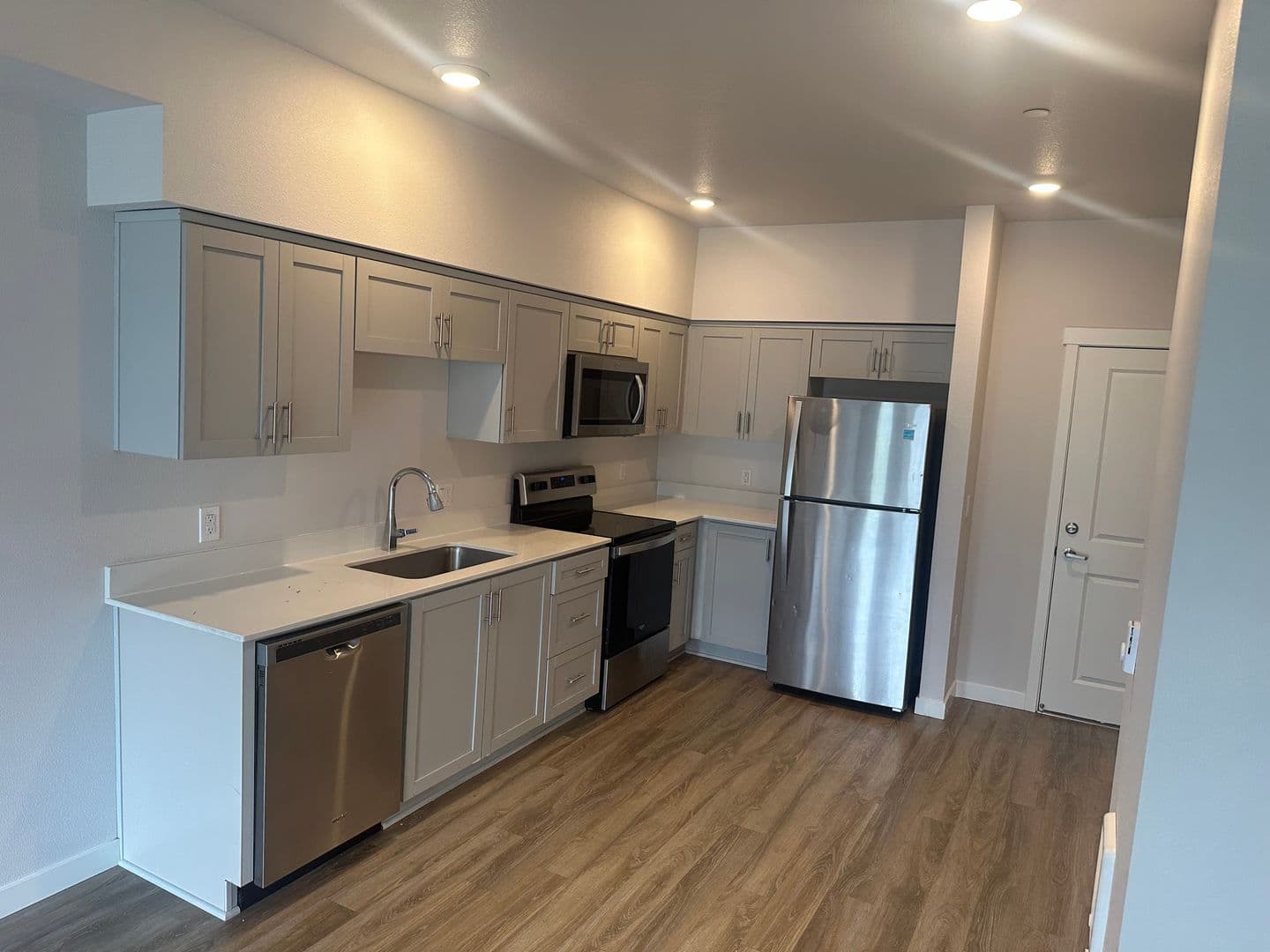 Portland Apartment: 1940 NW 25th Ave