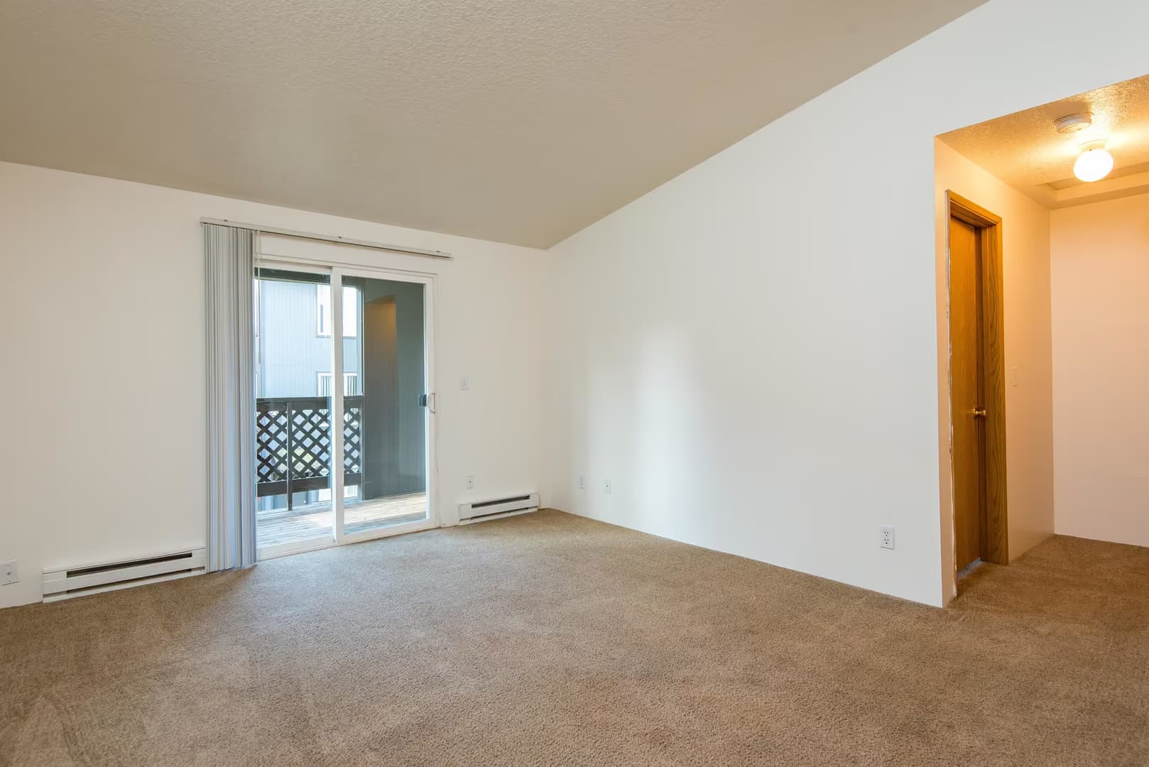 Gresham Apartment: 24050 SE Stark St