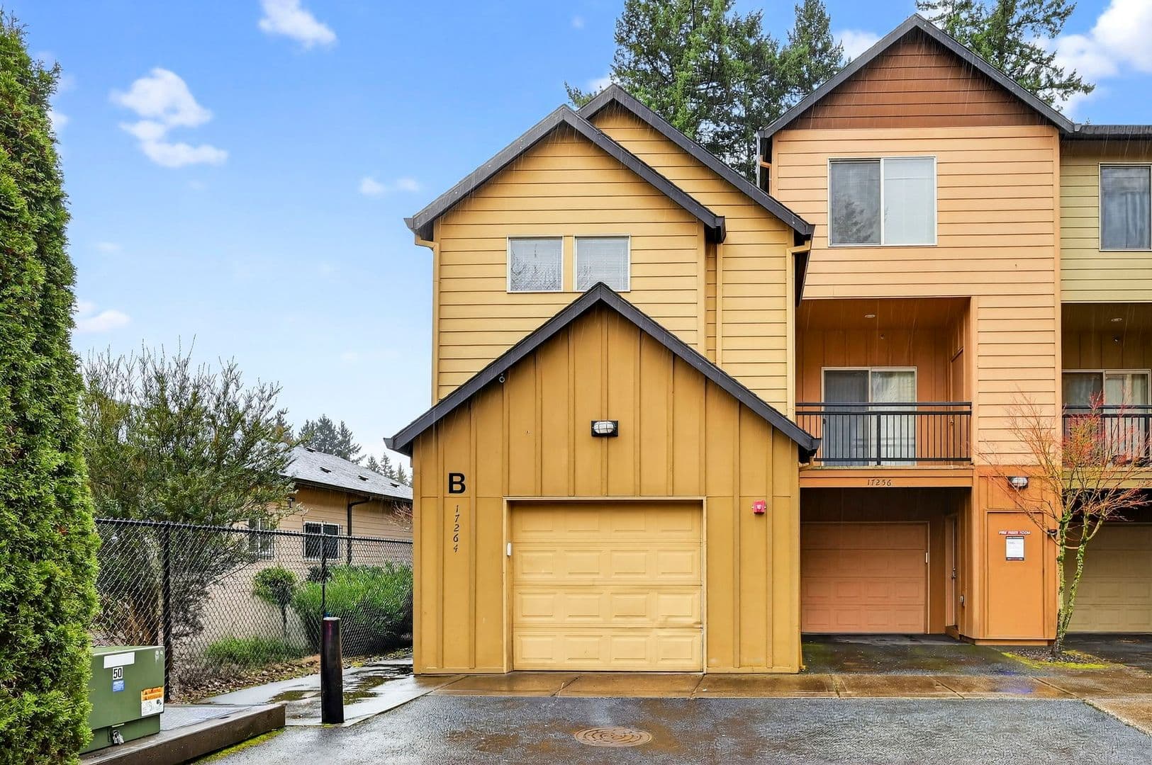 Gresham Townhome: 17218 - 17298 NE Glisan Street